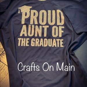 Adult T-shirt “Proud Aunt of the Graduate”